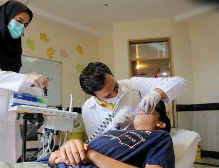علوم پزشکی: نزدیک به ۱۰ درصد دستیاران دانشکده دندانپزشکی مشهد غیر ایرانی هستندمعاون تخصصی و تحصیلات تکمیلی دانشکده دندانپزشکی دانشگاه علوم پزشکی مشهد گفت:…
